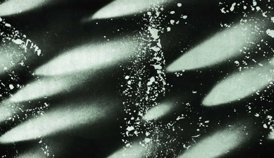 emCometas, /em1980. T�cnica mixta y tinta sobre papel, 57 x 76 cm. Cortes�a