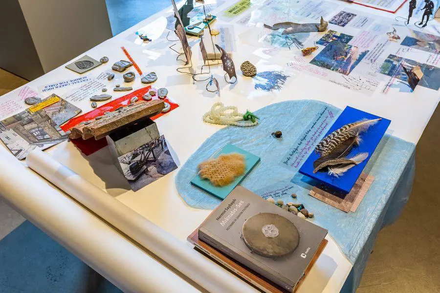 Elif �ner y Evrim Kavcar, emDictionary of Sensitive Sounds/em, 17� Bienal de Estambul, 2022 � Sahir Ugur Eren