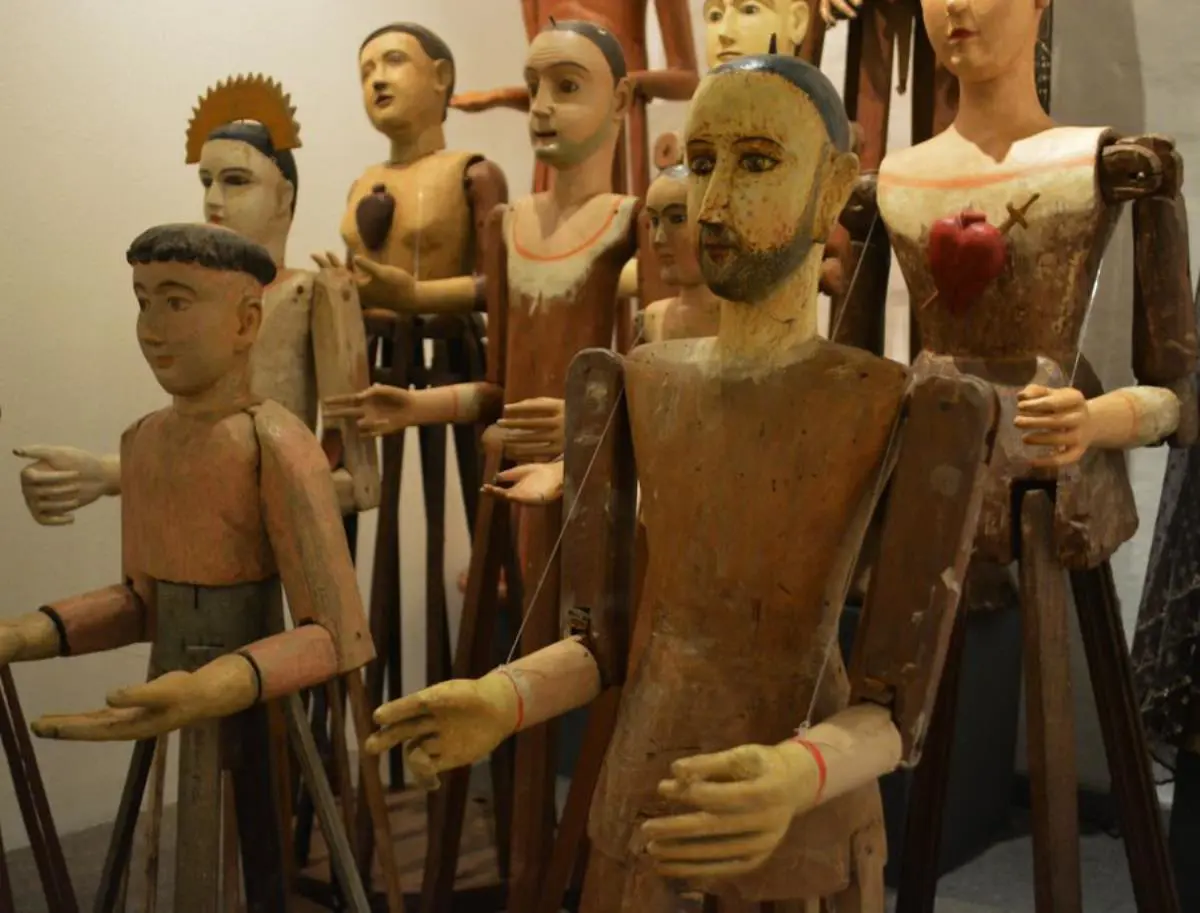 Conjunto de Santos de vestir. Colecci�n de Imaginer�a Religiosa CAV/Museo del Barro. Cortes�a
