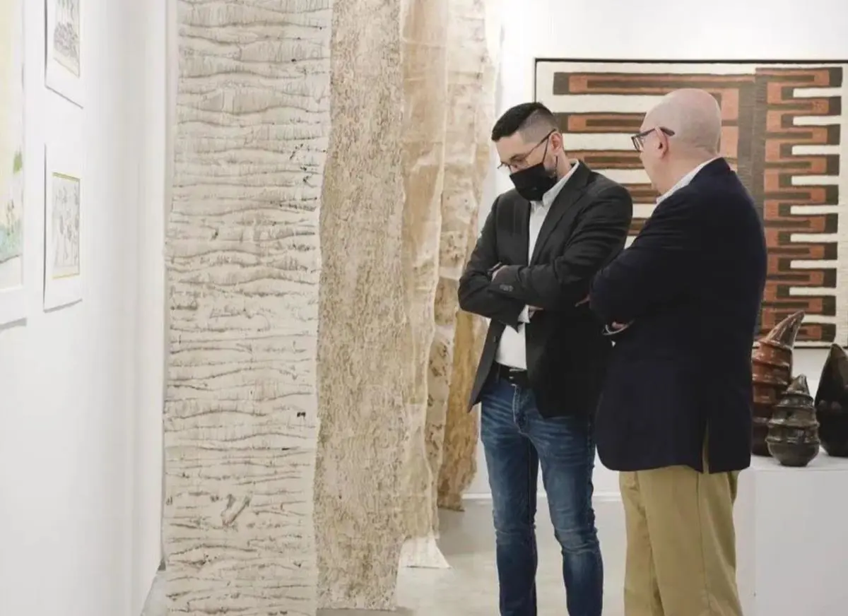 Art�stica Espacio de Arte en Pinta Miami. Obras de Marcos Ben�tez, Elsa G�mez y Julia Is�drez. Cortes�a
