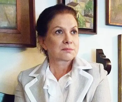 Lisbeth Rebollo. Cortes�a