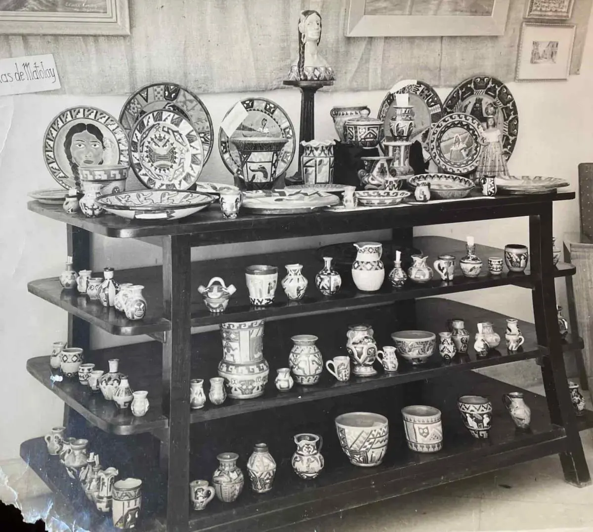 Exposición de los alumnos de la primera promoción del CCPA, 1947. Gelatina de plata. Laboratorio de Adolfo Friedrich. Colección Museo Julián de la Herrería. Donación Ariel Plá.