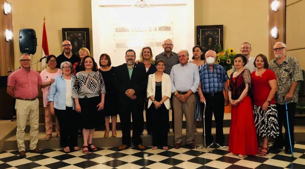Miembros de la Sociedad Cient�fica del Paraguay. Cortes�a