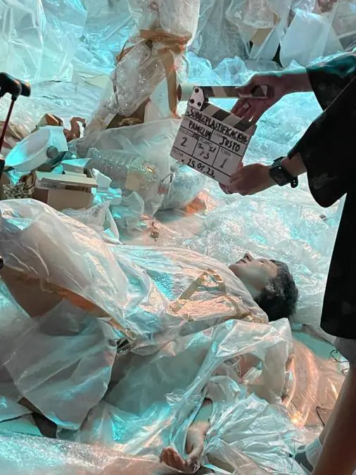 Escena de &ldquo;Sobreplastificaci�n&rdquo;. Cortes�a