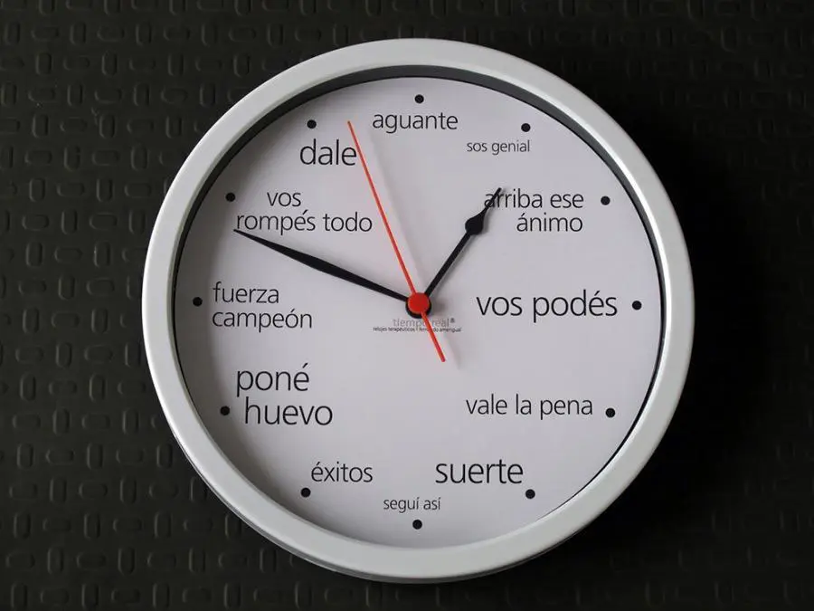 Fernando Amengual, De la serie emTiempo real,/em 2011. Relojes terap�uticos. Cortes�a