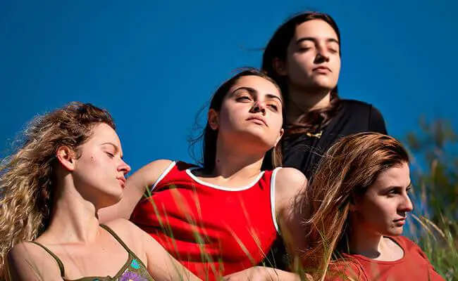 Escena de emEl cerro donde rugen las leonas/em. Cortes�a