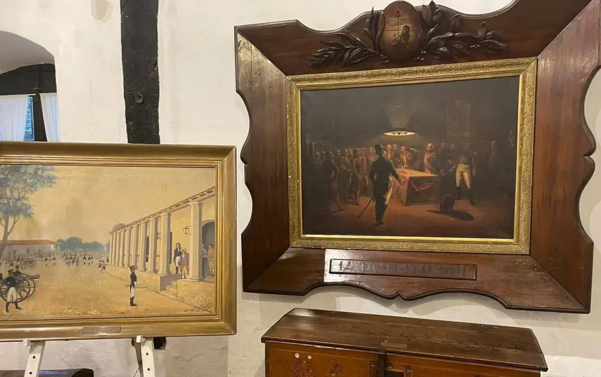 Dos pinturas emblemáticas de la Independencia: emLa intimación a Velazco/em, de Jaime Bestard, y em14 de mayo de 1811/em, de Guillermo Da Re. Cortesía