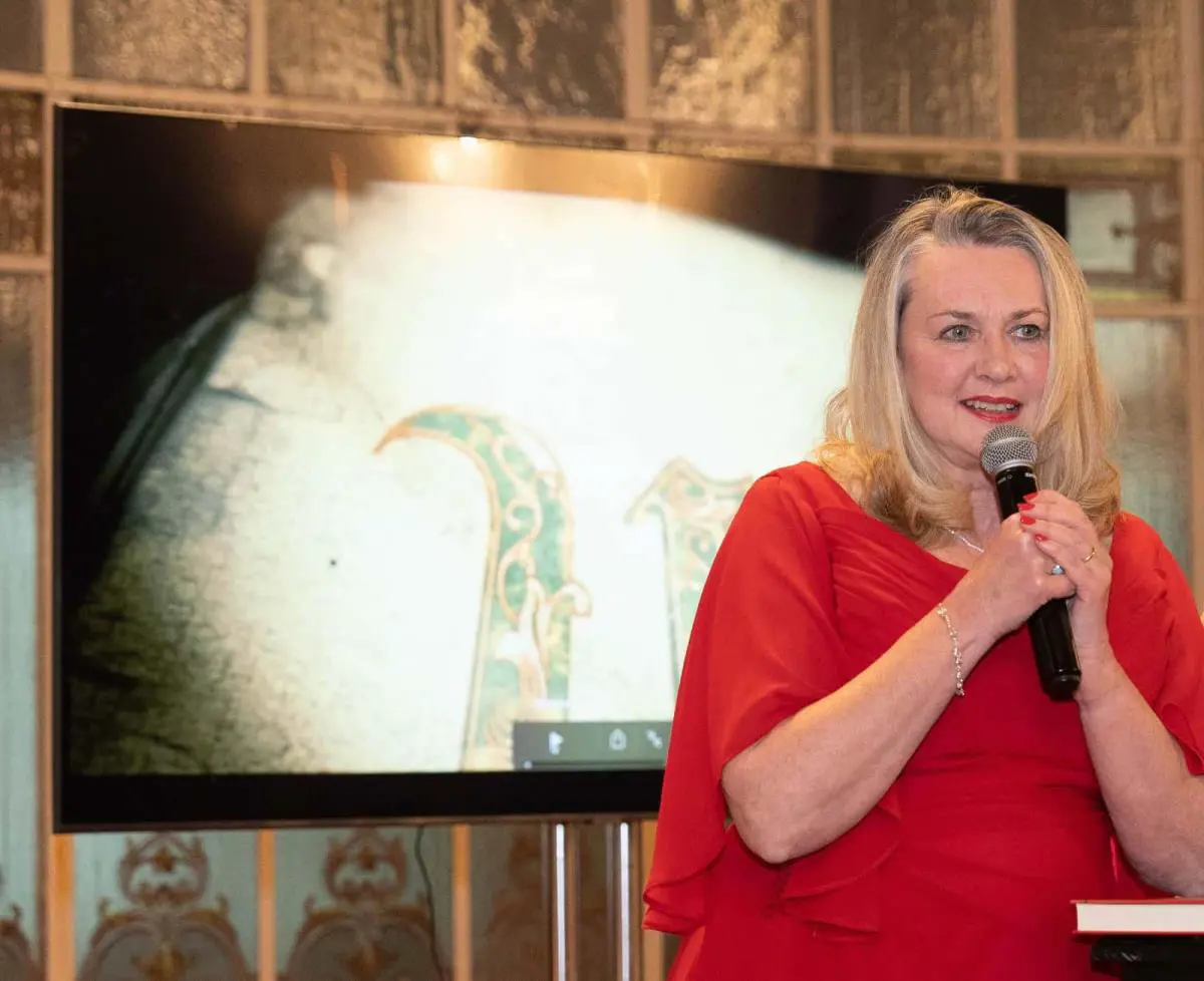 Joanna Jarecka-G�mez durante un acto de presentaci�n de emFisuras./em Cortes�a
