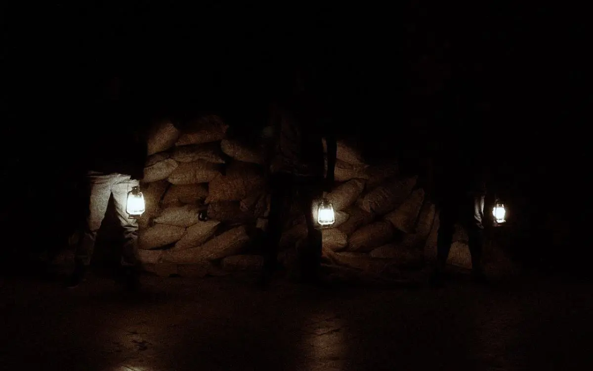 Escena de emBajo el fardo/em. Cortes�a