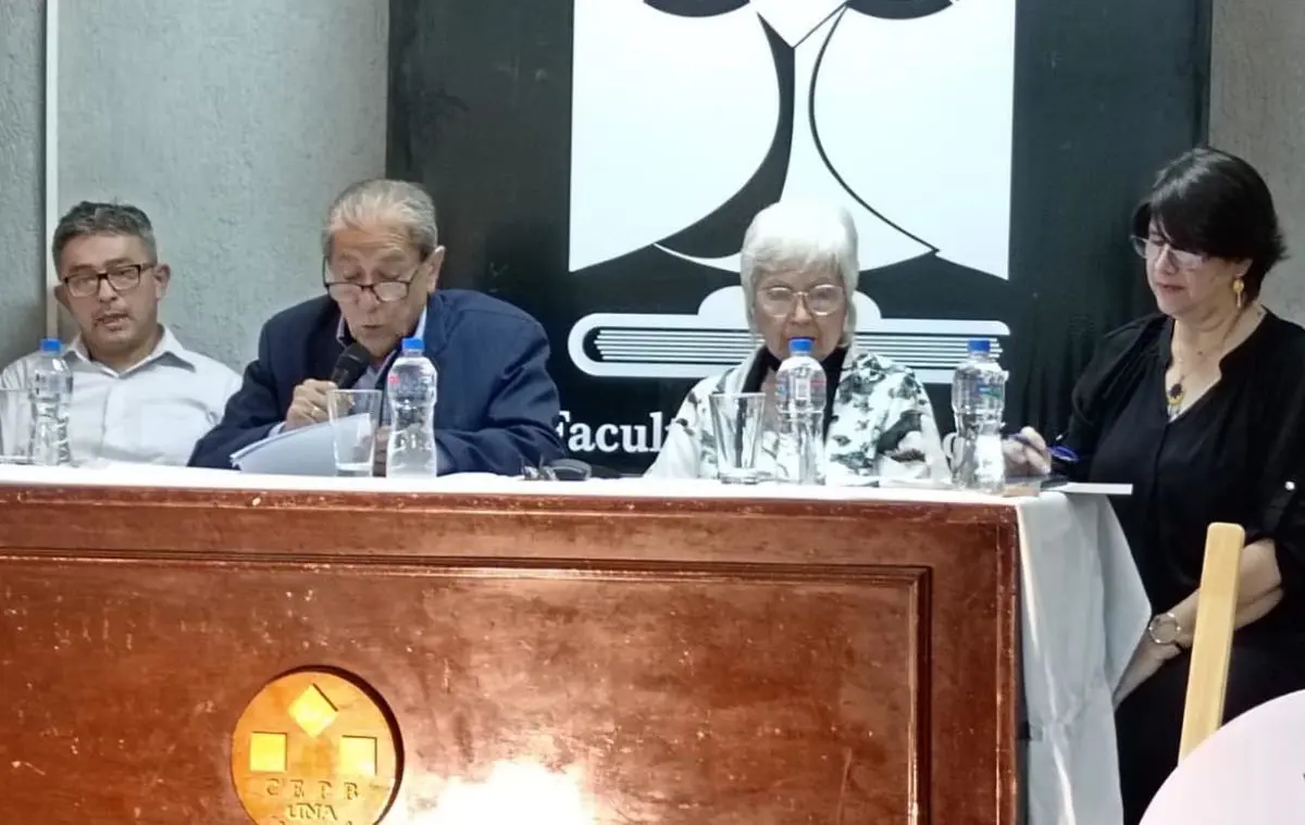 Mauro Lugo, Feliciano Acosta, Susy Delgado y Fides Gauto durante uno de los paneles. Cortes�a