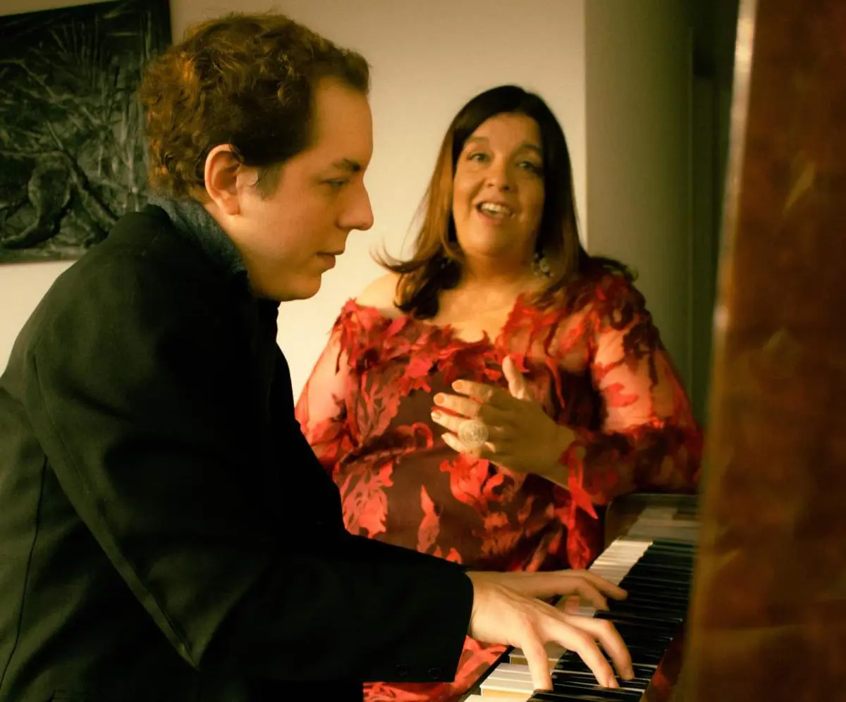 Rodrigo Quint�s y Yenia. Cortes�a