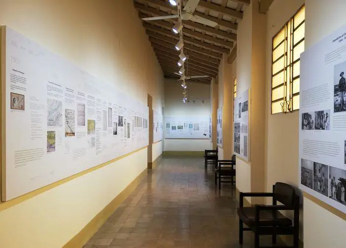 L�nea de tiempo de Branislava Su?nik en el Museo Andr�s Barbero. Gentileza