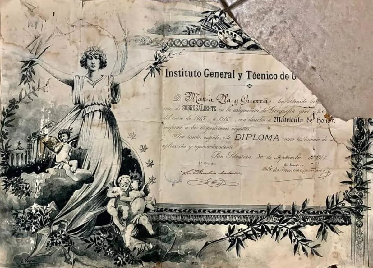 Diploma expedido a Josefina Pl� por el Instituto General y T�cnico de Guip�zcoa, San Sebasti�n (Espa�a), con la calificaci�n de Matr�cula de Honor en la asignatura Geograf�a General y de Europa. Curso 1915-1916. Cortes�a Colecci�n Hrisuk