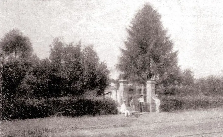 Entrada principal de “El Progreso”, de Juan Ceriani, ca. 1910. emLa República del Paraguay. Un siglo de vida nacional. /emCortesía