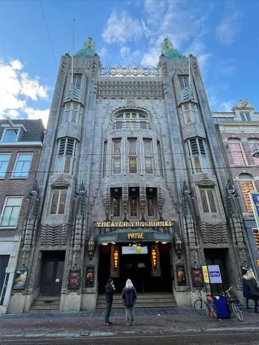Teatro Path� Tuschinski, �msterdam. Cortes�a