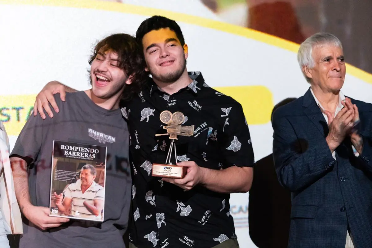 emRompiendo barreras/em, el filme ganador del primer premio.