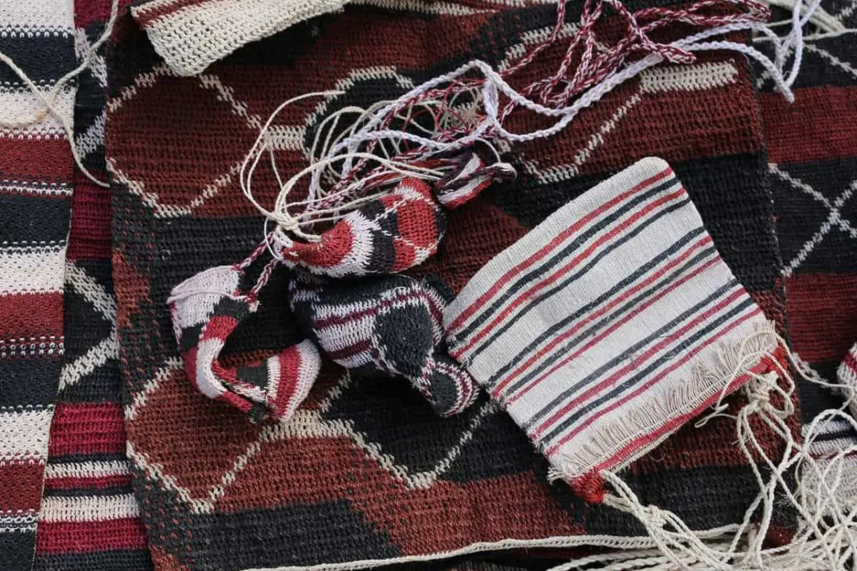 Textiles ayoreo. Cortes�a