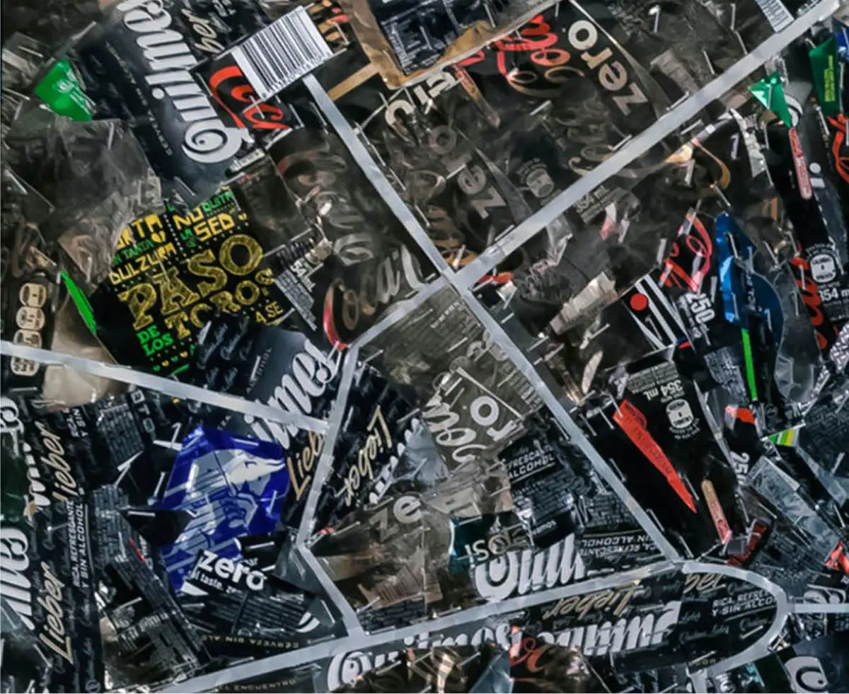 Horacio S�nchez Fantino, emMapa de latas. Loma de la Lata/em (detalle), 2016, ensamblaje de latas sobre madera, 120 x 200 cm. Cortes�a