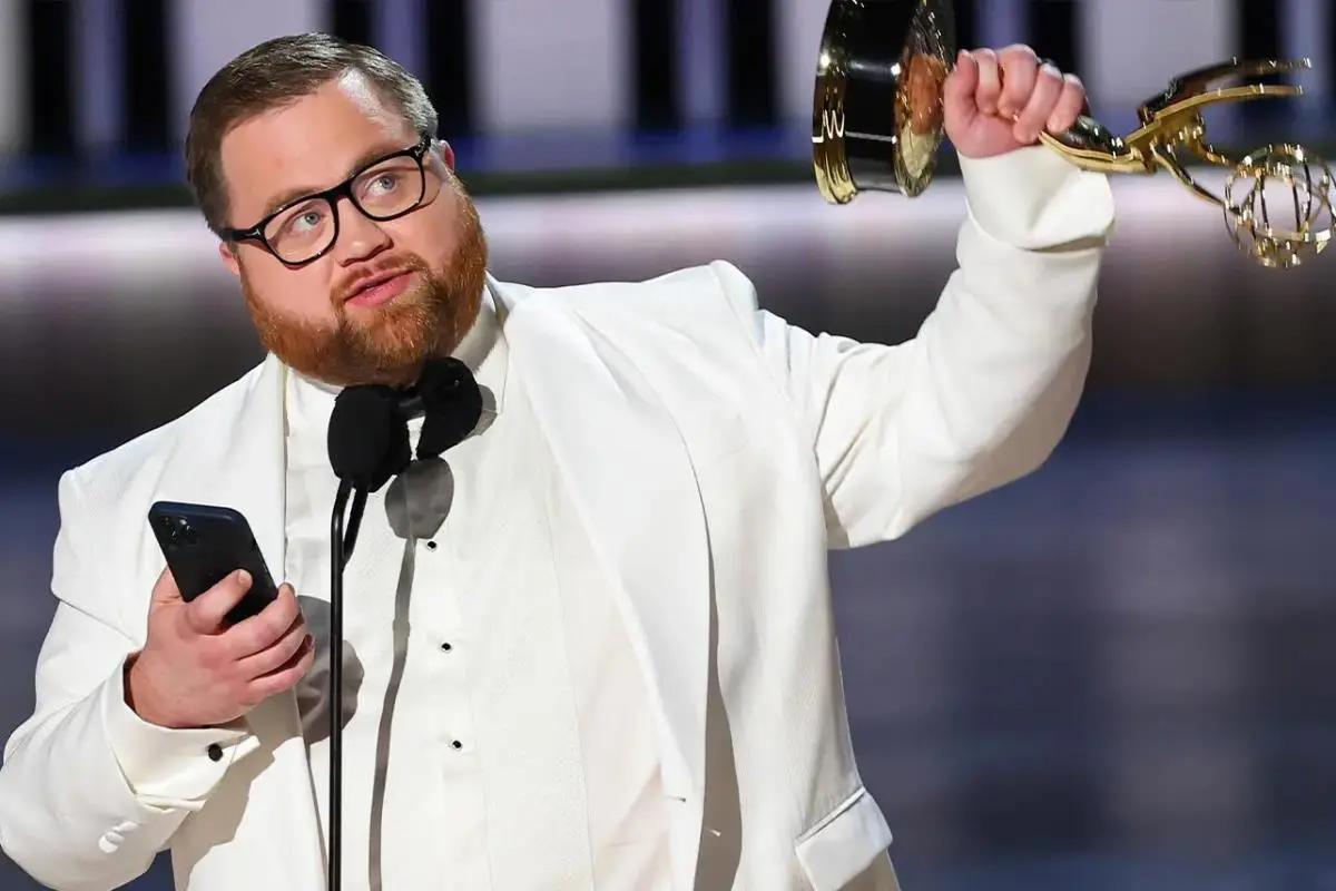 Paul Walter Hauser. Cortes�a