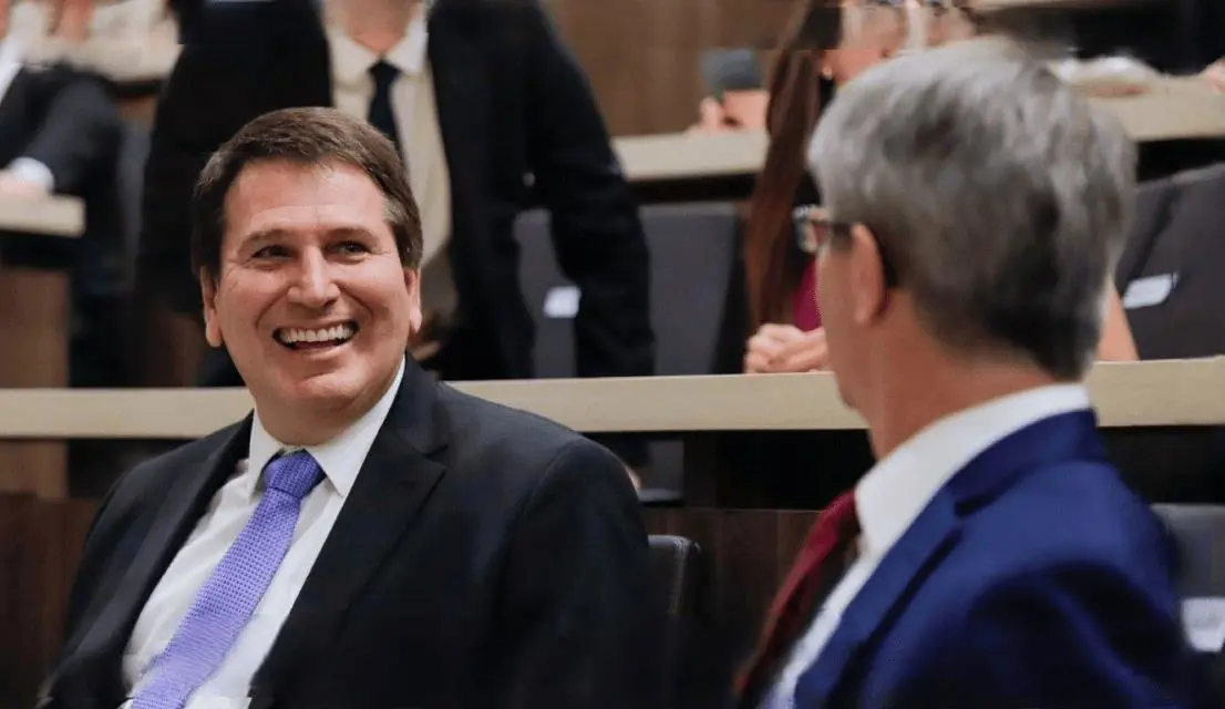 Dr. Jos� A. Moreno Rodr�guez, durante el lanzamiento de su libro. Foto tomada de Altra Legal