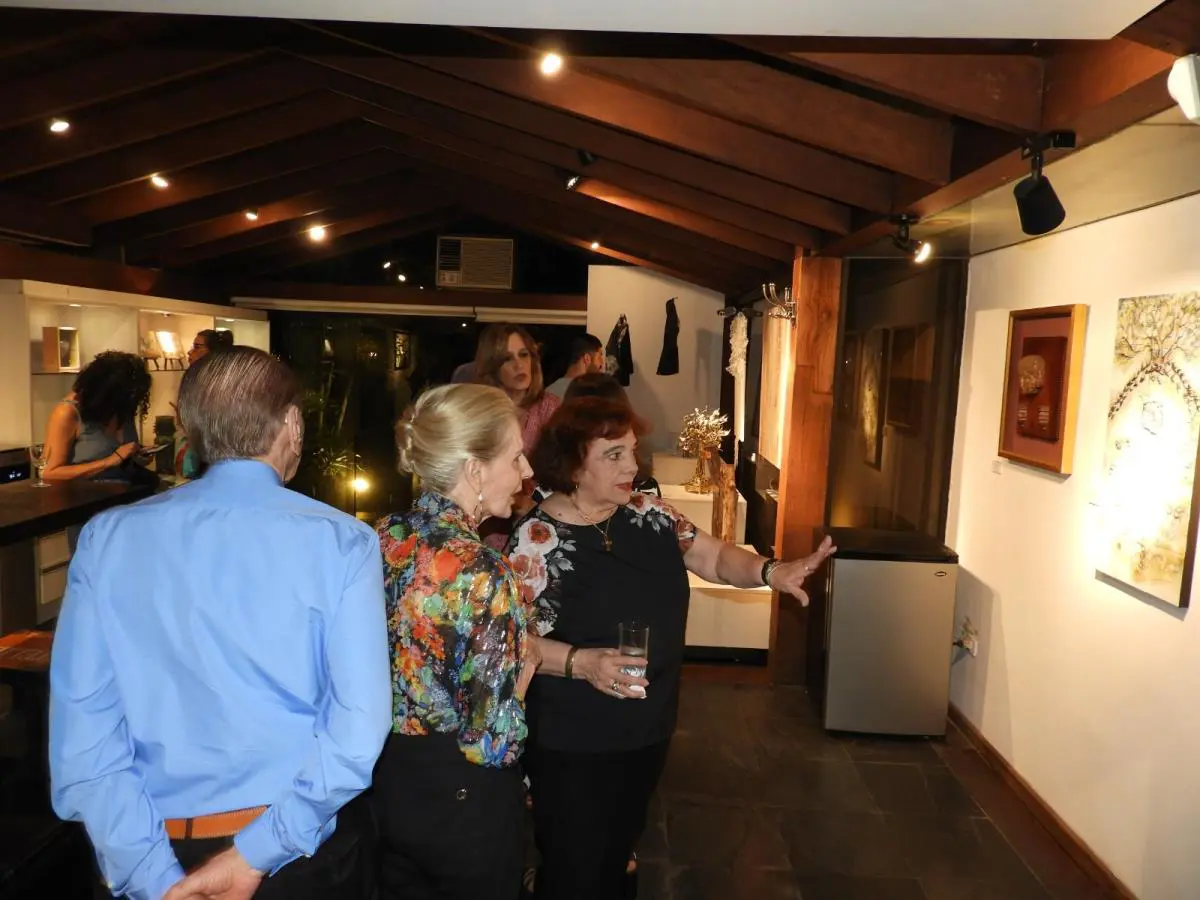 P�blico en la muestra colectiva emArbore vitae/em. Cortes�a