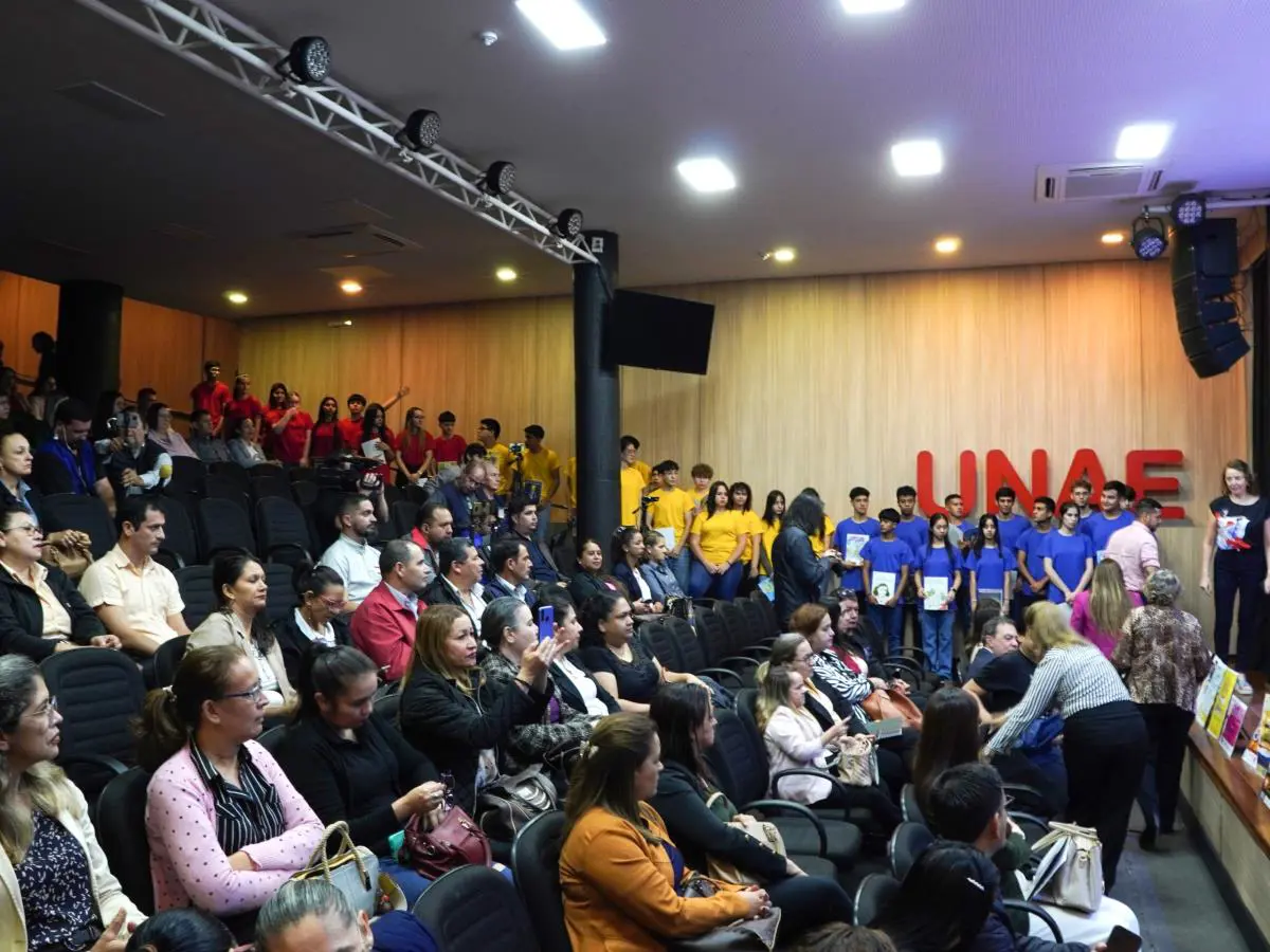 Mucho p�blico asisti� a la presentaci�n de la edici�n n�mero 20 de la Libroferia Encarnaci�n. Cortes�a