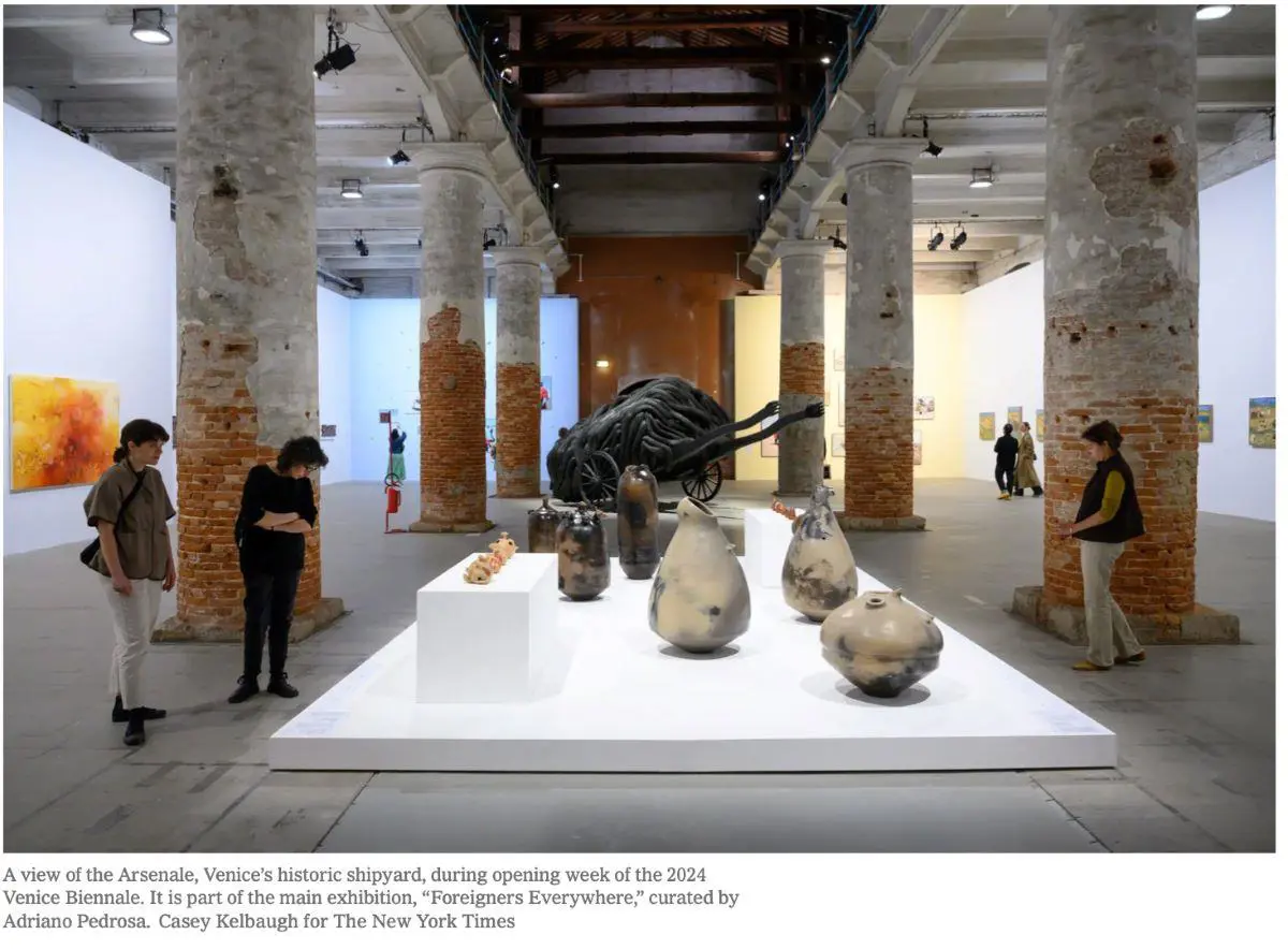Un art�culo deem The New York Times/em incluye esta imagen de las obras de Julia Is�drez y Juana Marta Rodas. Captura