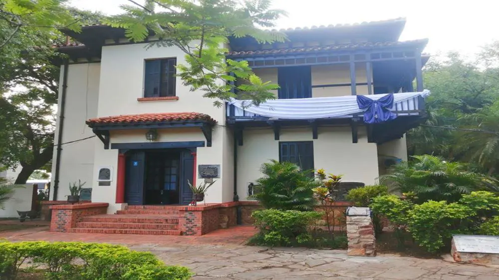 El edificio engalanado para el centenario. A�o 2024. Imagen: Marli Delgado