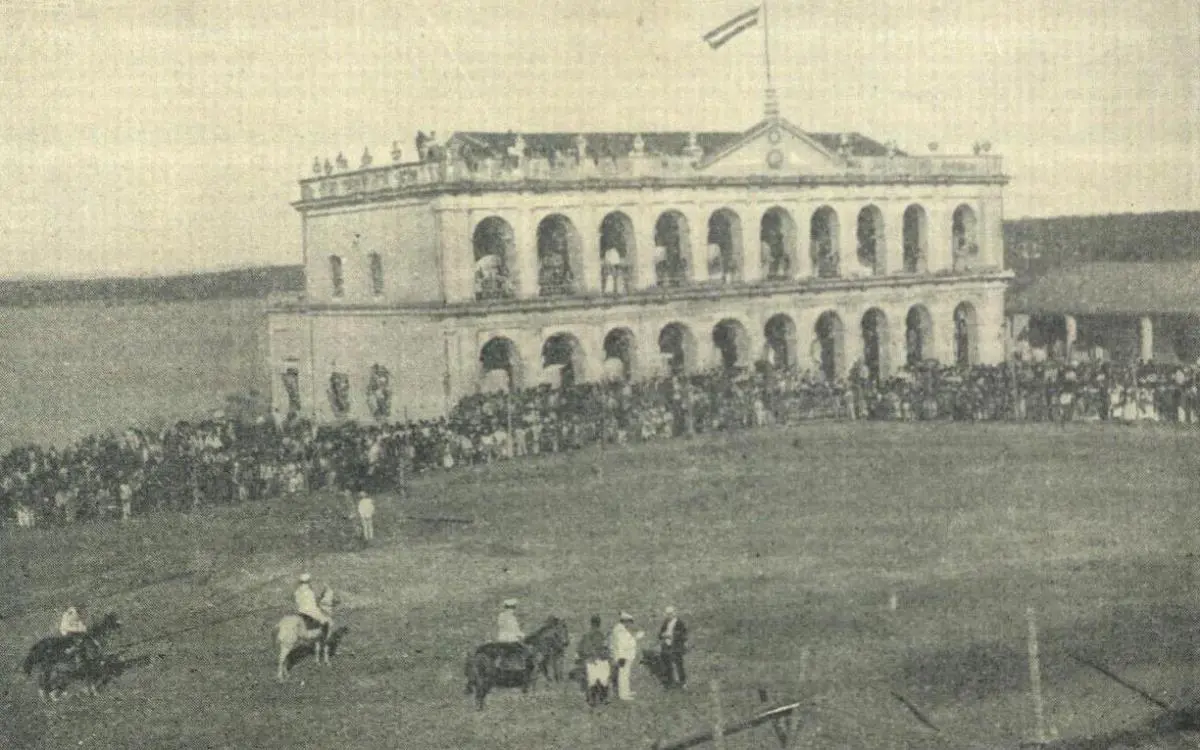 El Cabildo en la lente de Arsenio L�pez Decoud, em�lbum gr�fico de la Rep�blica del Paraguay/em, Buenos Aires, 1911