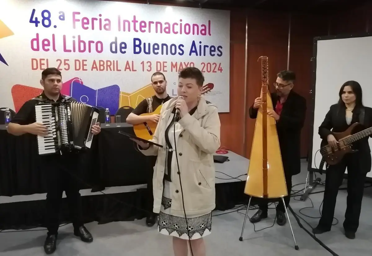 Ensamble Folkl�rico de la OSN. Cortes�a del autor