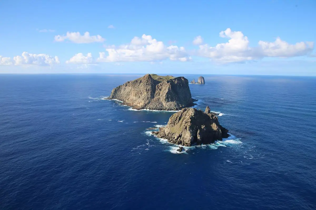 Islas de Trinidad y Martin Vaz, costas del Brasil. Wikimedia Commons