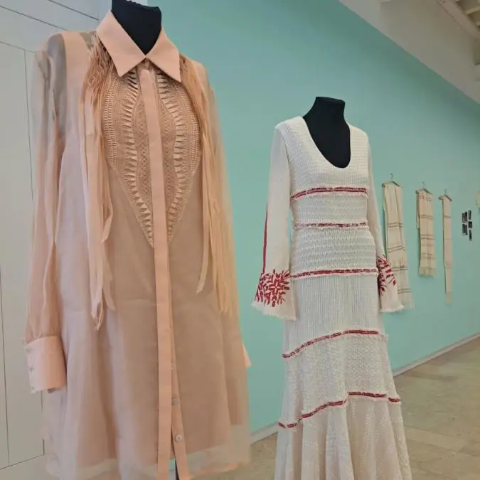 emTextiles Extraordinarios del Paraguay/em. Cortes�a