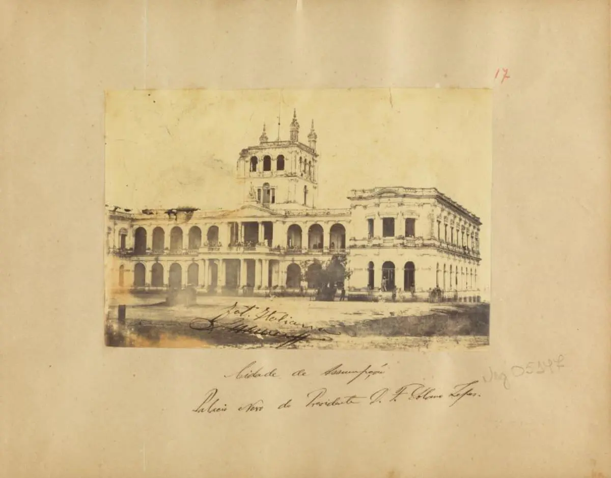 Palacio de L�pez bombardeado, Asunci�n. Fot�grafo Agostino Forni. Fotograf�a italiana,1869. Biblioteca Nacional de Brasil.