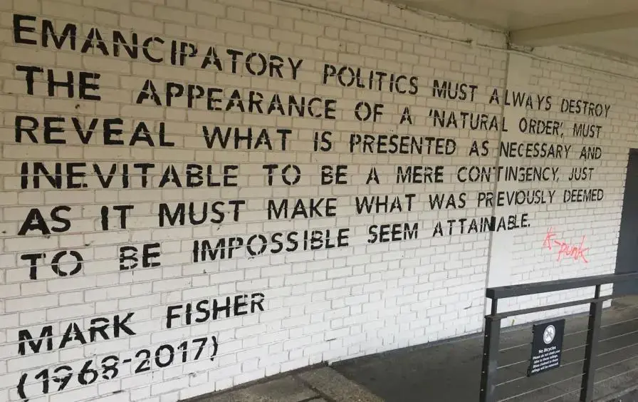 Mural en la Goldsmiths University de Londres: “Las políticas emancipatorias deben destruir siempre la apariencia de un 'orden natural', deben desenmascarar lo que se presenta necesario e inevitable como una mera contingencia, también debe hacer que lo que antes se consideraba imposible parezca alcanzable”. Archivo