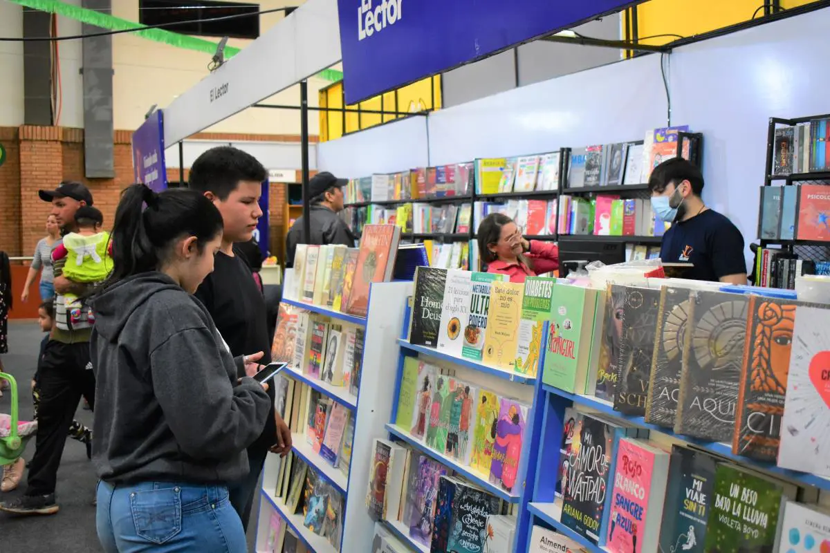 Libroferia Encarnaci�n. Cortes�a