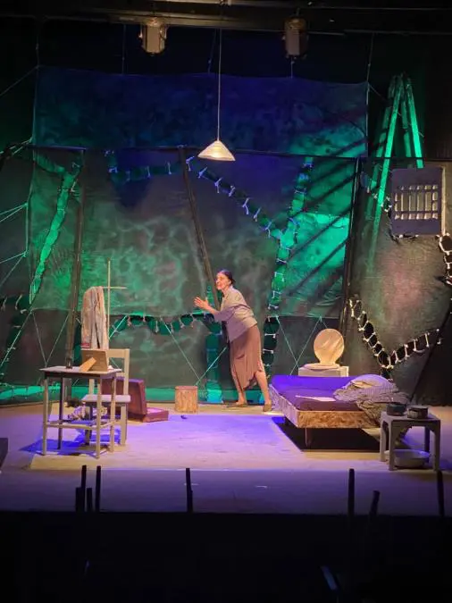 Escena de emCarmen Coraje/em. Cortes�a