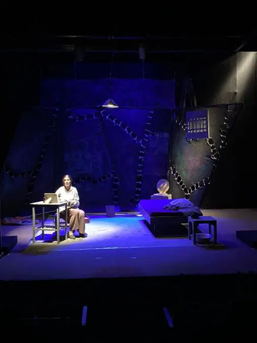 Escena de emCarmen Coraje/em. Cortes�a