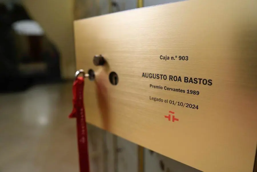 Legado de Roa Bastos ingres� a la Caja de las Letras del Instituto Cervantes. (AECID-CCEJS)