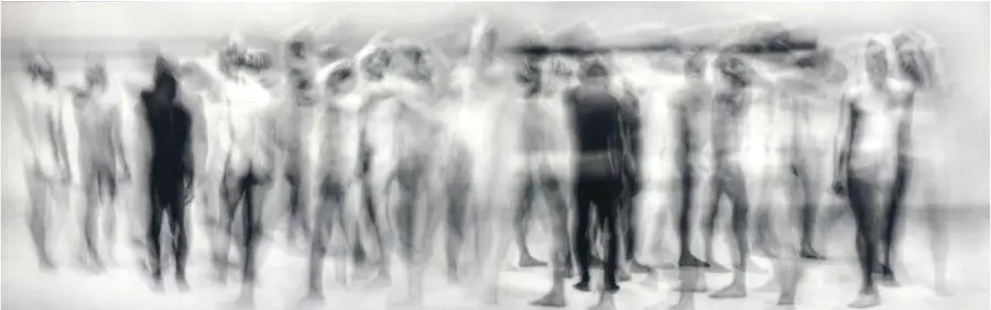 Bernardo Puente, emTous,/em 2024. Fotograf�a digital impresa en papel Epson premium glossy, edici�n 1/5. 50 x 159 cm. Cortes�a