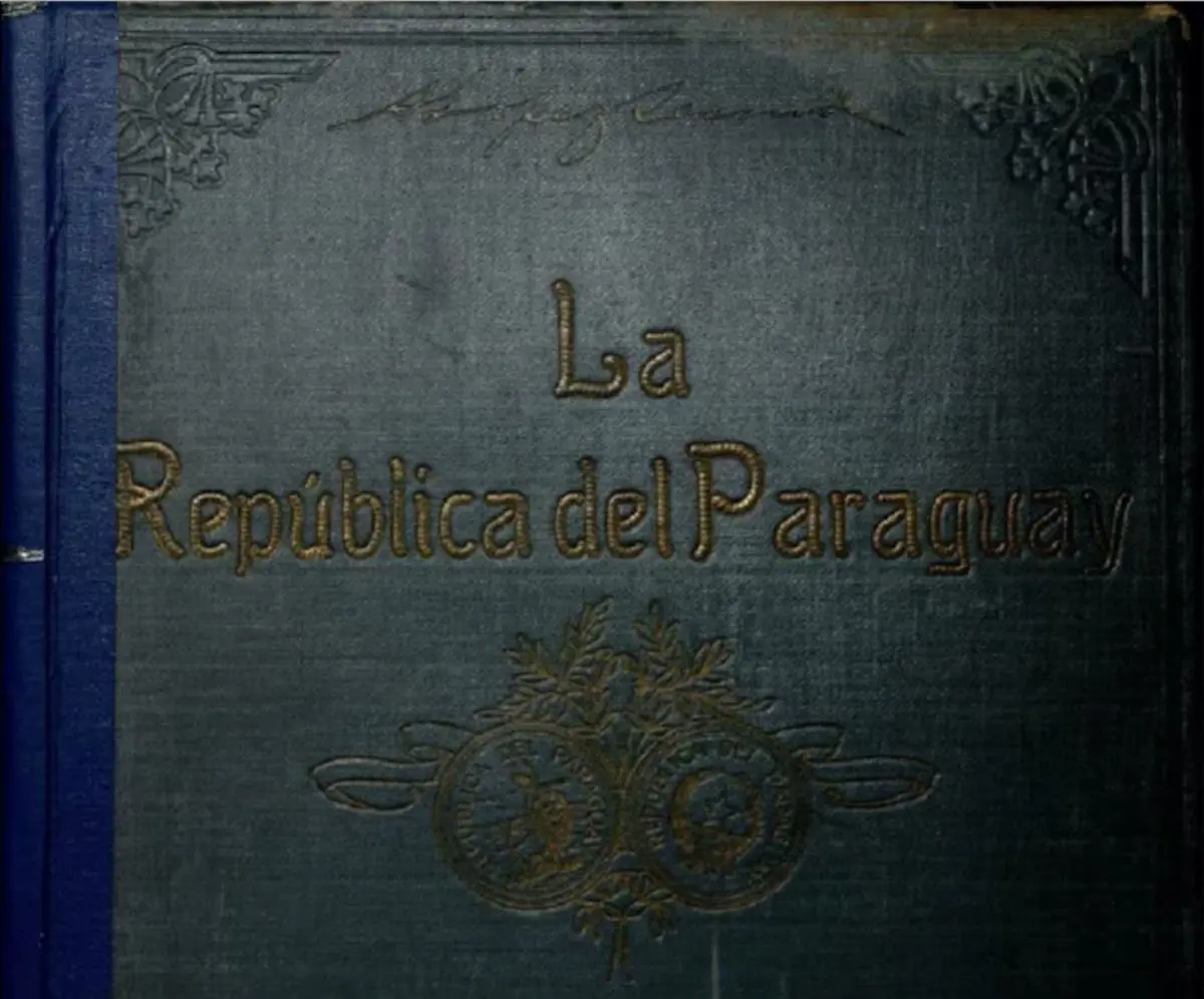 �lbum Gr�fico de la Rep�blica del Paraguay. 100 a�os de vida independiente 1811-1911 (detalle de portada). Cortes�a