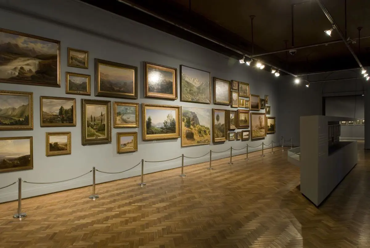 Una de las muestras de la Trienal de Chile, proyecto realizado con curaduría general de Ticio Escobar. Museo Nacional de Bellas Artes, Santiago, 2009. Cortesía