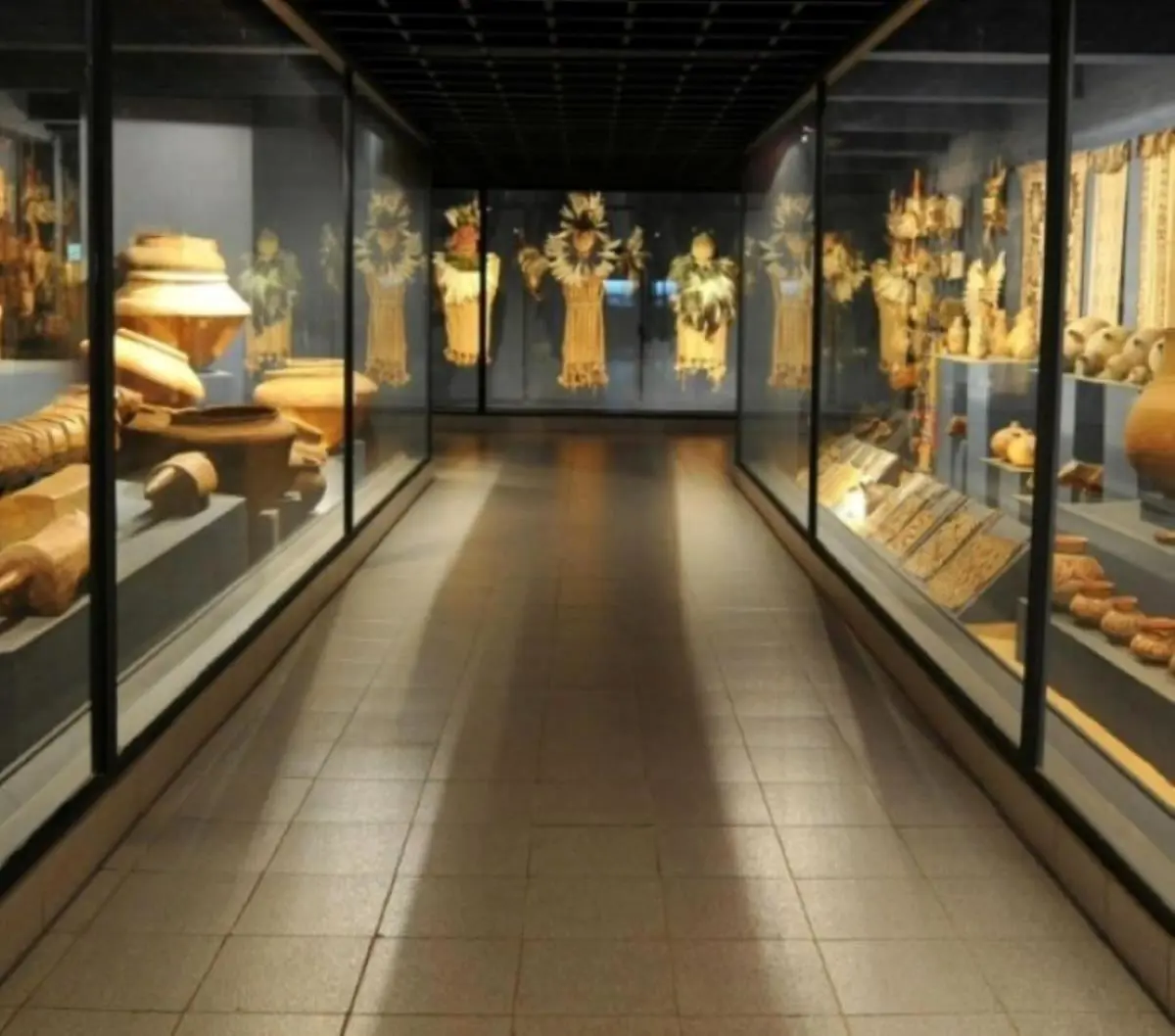 Centro de Artes Visuales - CAV/Museo del Barro. Cortes�a