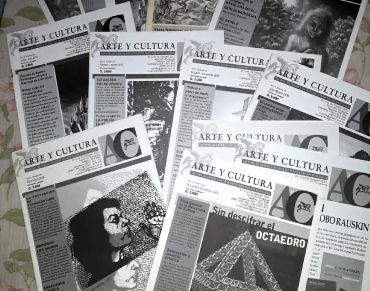 Ediciones anteriores de la revista emArte y Cultura Internacional/em. Cortesía
