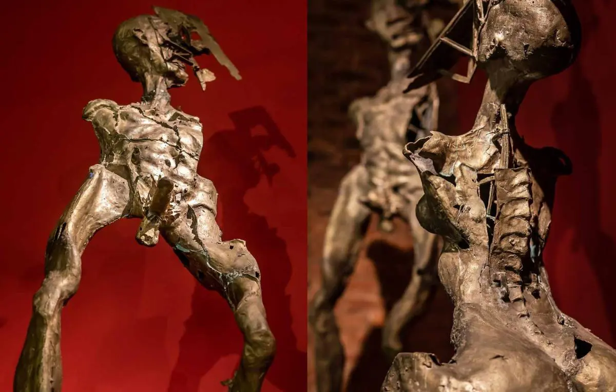 Gustavo Beckelmann,em Sin t�tulo/em, 1998, bronce a la cera perdida, 193 x 154 x 50 cm c/u (aprox.). Colecci�n Mendonca � Paulina Nagy. Cortes�a