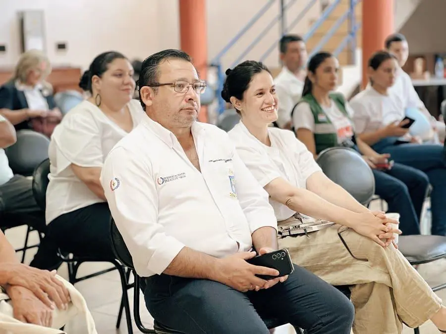 La ministra de Cultura, Adriana Ortiz y el director de Cultura de la Gobernaci�n. Cortes�a