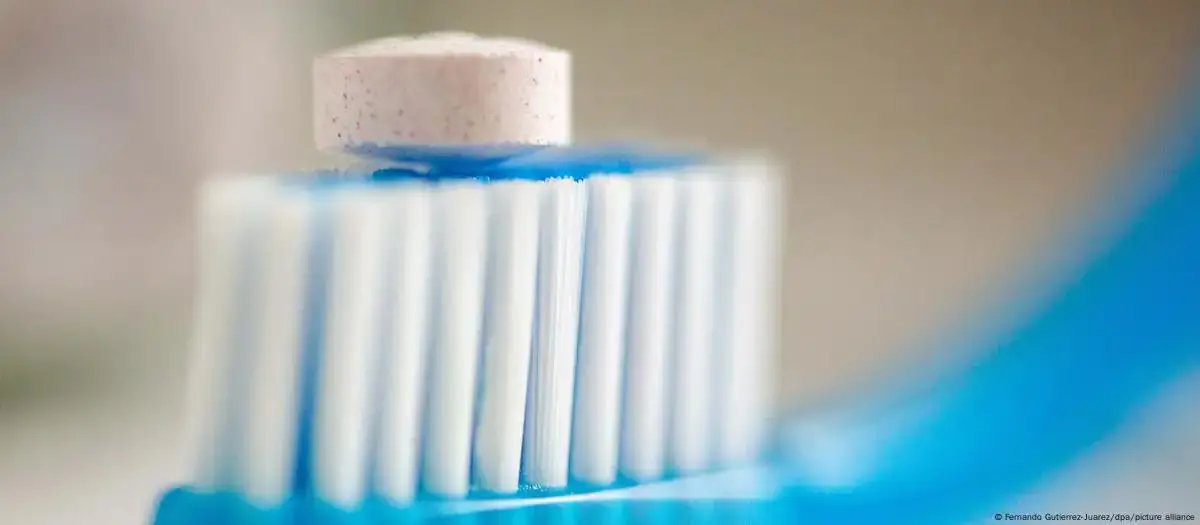 El fluoruro en la pasta dental protege los dientes de las caries, seg�n cient�ficos. Imagen: Fernando Gutierrez-Juarez/dpa/picture alliance