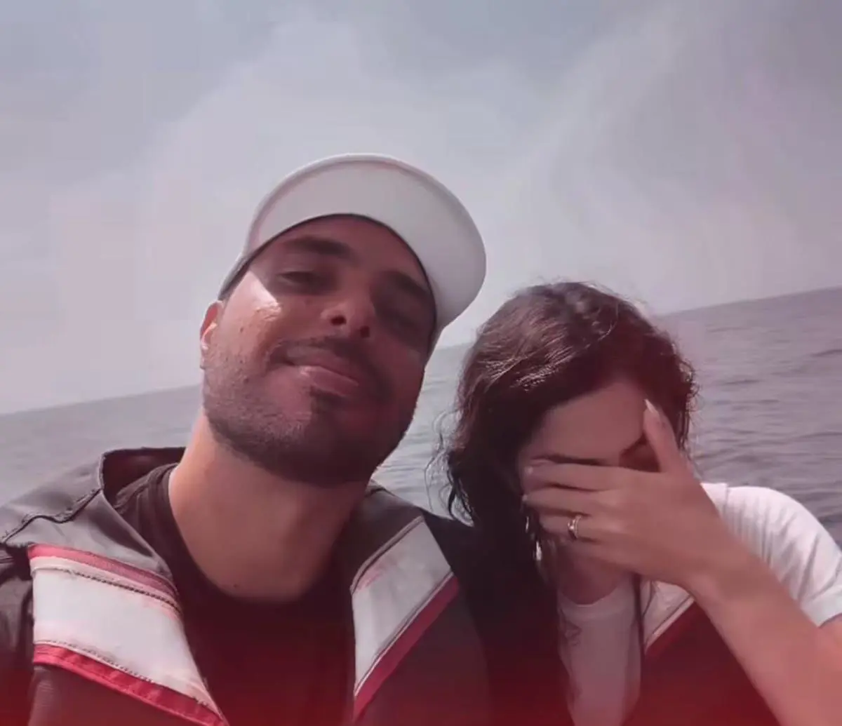 José Benítez y Kathia Del Puerto, tras sobrevivir al naufragio. Foto: Instagram.
