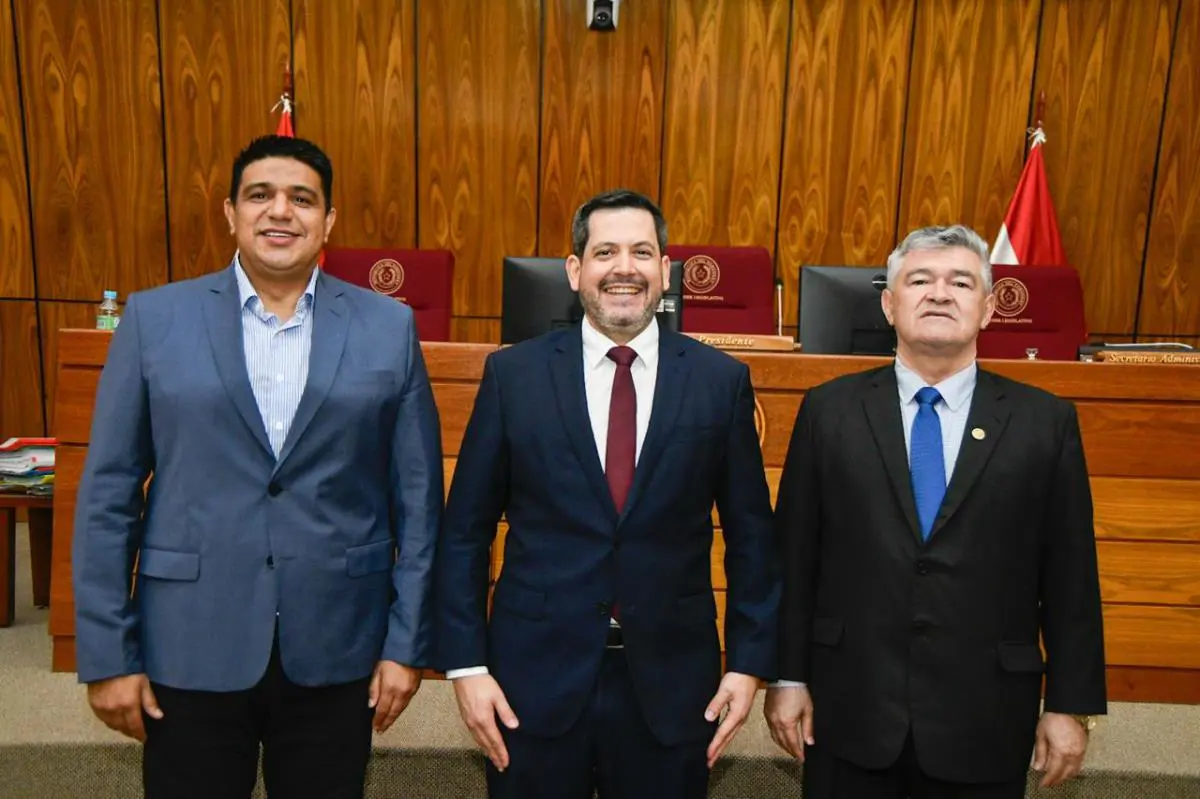 Hugo Meza, Ra�l Latorre y Jorge Aval�s Mari�o. Foto: Gentileza.