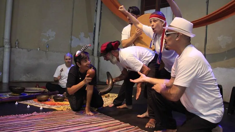 Grupo de Teatro Espont�neo Kusuv�. Cortes�a