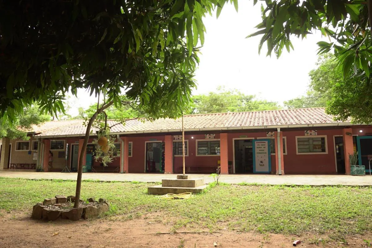 Imagen referencial de una escuela en Paraguay. Foto: MOPC.